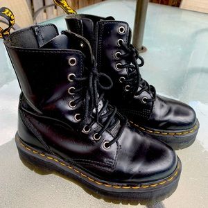 Lady Dr Martens boots